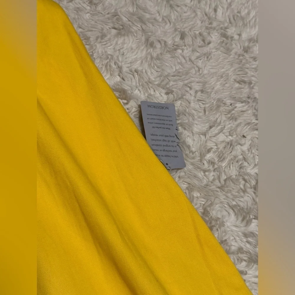 Elexiay Kwara Dress in Yellow - Size Medium - Picture 9 of 10